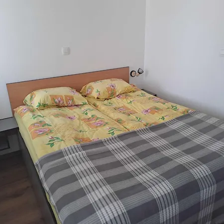 Modern With Terrace Near Slope - One Bedroom With Terrace 아파트
