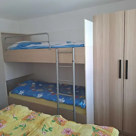 Modern With Terrace Near Slope - One Bedroom With Terrace 아파트