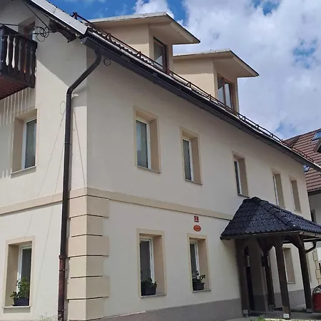 Modern With Terrace Near Slope - One Bedroom With Terrace 아파트 *
